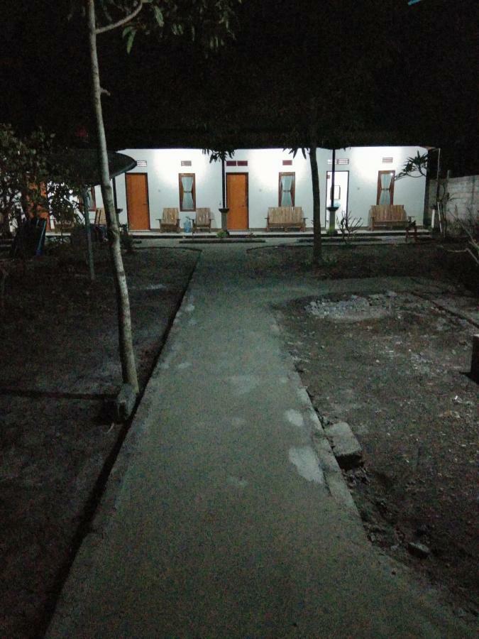 Safsia Homestay Toyapakeh Exterior photo