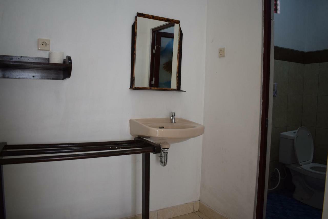 Safsia Homestay Toyapakeh Exterior photo